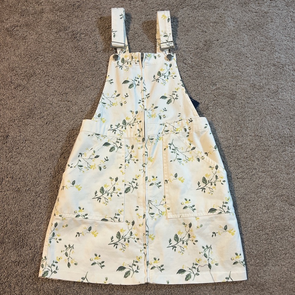 floral overalls 🤩